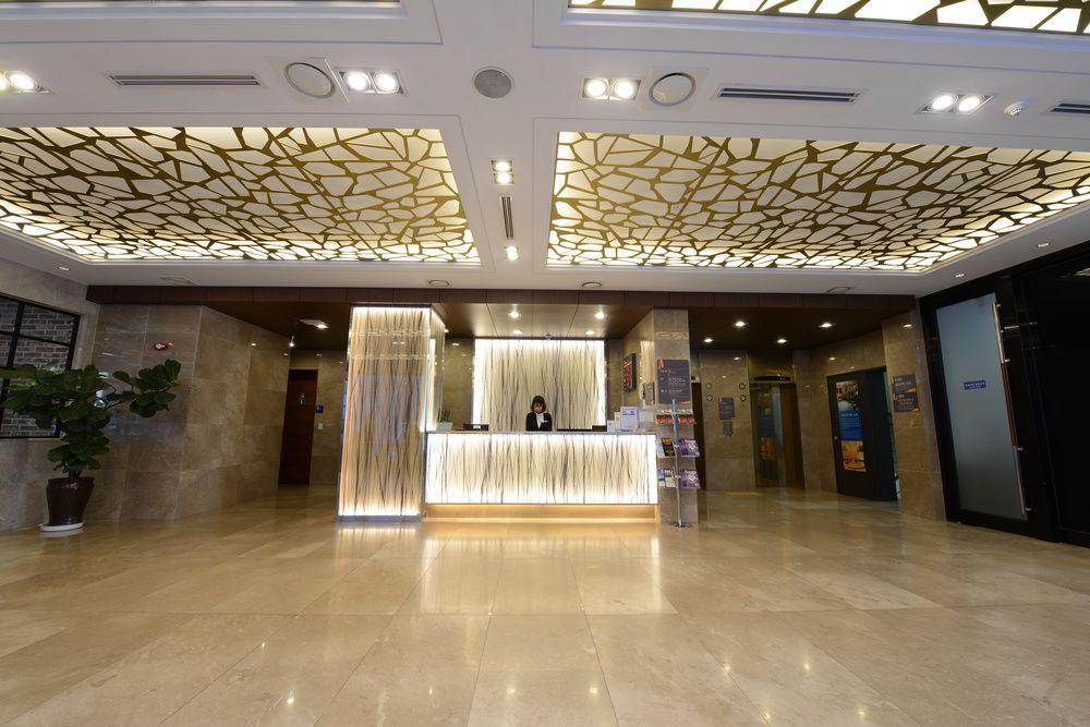 Travelodge Myeongdong City Hall Σεούλ Εξωτερικό φωτογραφία